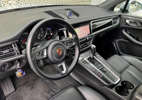 Porsche Macan cena 229000 przebieg: 95907, rok produkcji 2019 z Bytów małe 781